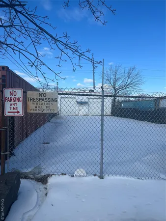 a view of a parking space