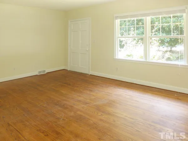 $1,895 | 731 Raleigh Road, Chapel Hill, NC 27514