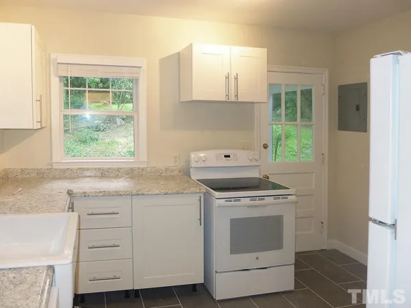 $1,895 | 731 Raleigh Road, Chapel Hill, NC 27514