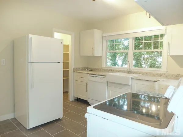 $1,895 | 731 Raleigh Road, Chapel Hill, NC 27514