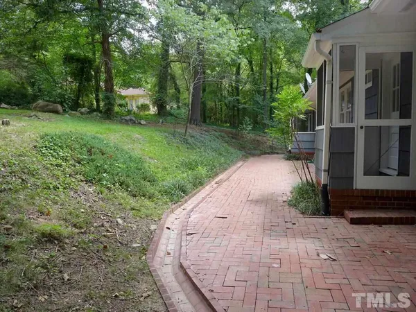 $1,895 | 731 Raleigh Road, Chapel Hill, NC 27514