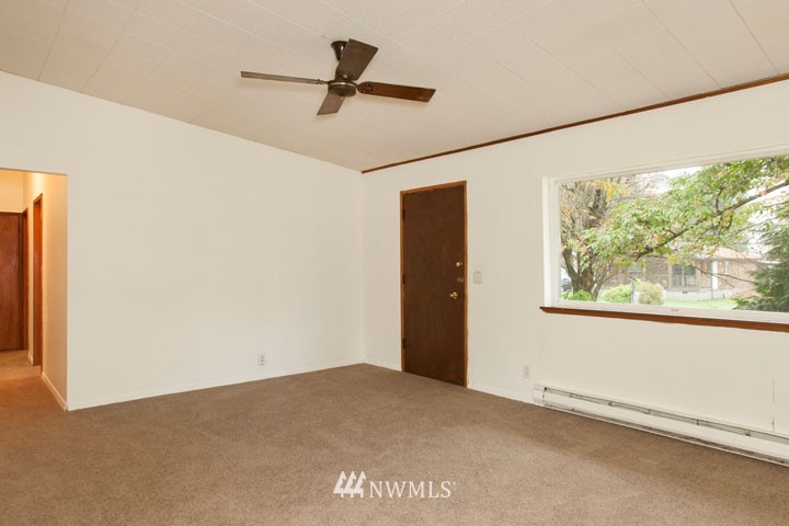19219 Southeast 161st Street Renton, WA 98058 - Photo 3 of 21 Gallery Image 3