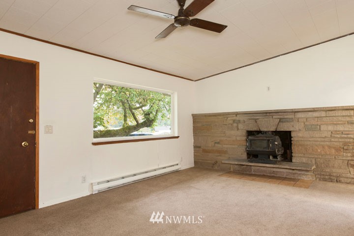 19219 Southeast 161st Street Renton, WA 98058 - Photo 4 of 21 Gallery Image 4