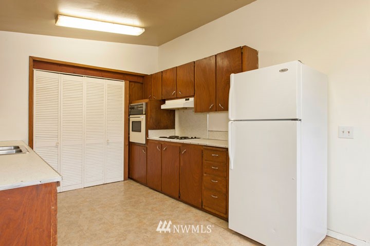 19219 Southeast 161st Street Renton, WA 98058 - Photo 7 of 21 Gallery Image 7