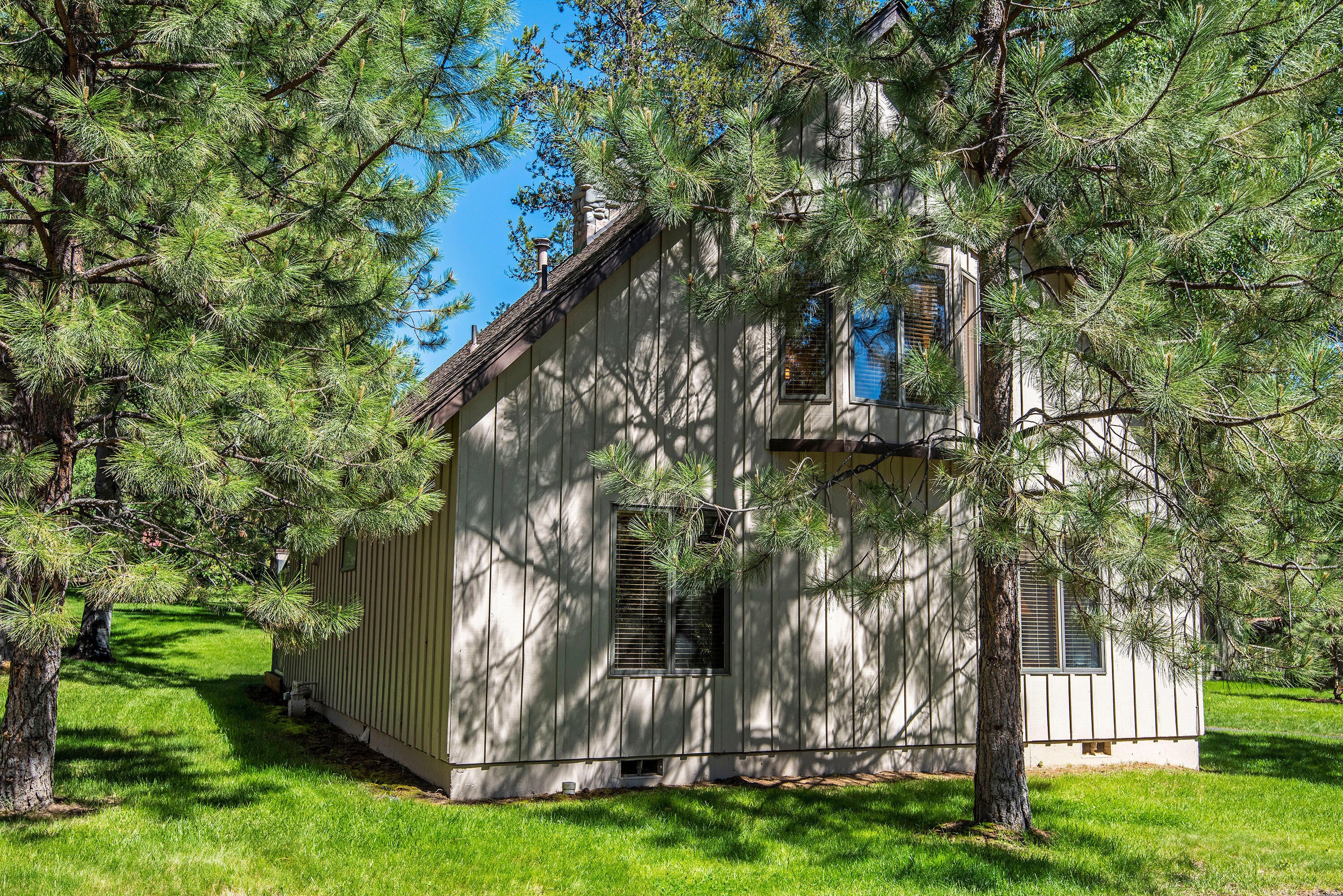 57520 Circle 4 Cabin Road, Unit 11 Sunriver, OR 97707 - Photo 2 of 20 Circle 4 Cabin Rd 11 Sunriver-print-001-