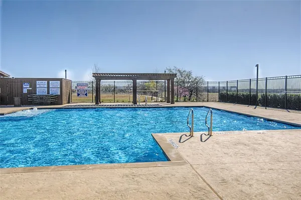 $2,300 | 724 Basteen Lane, Justin, TX 76247