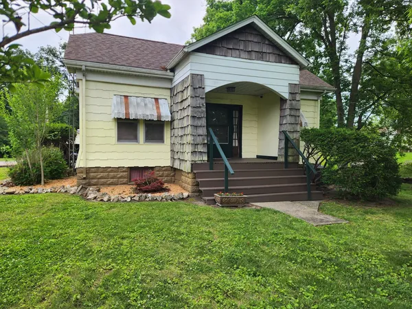 $82,900 | 312 North Beaucoup Street, Pinckneyville, IL 62274