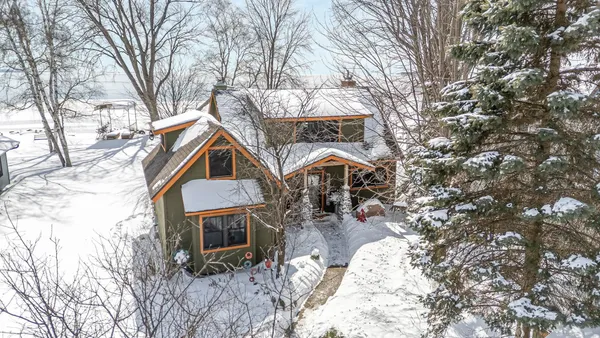 $749,900 | 1783 Brighton Beach Road, Menasha, WI 54952