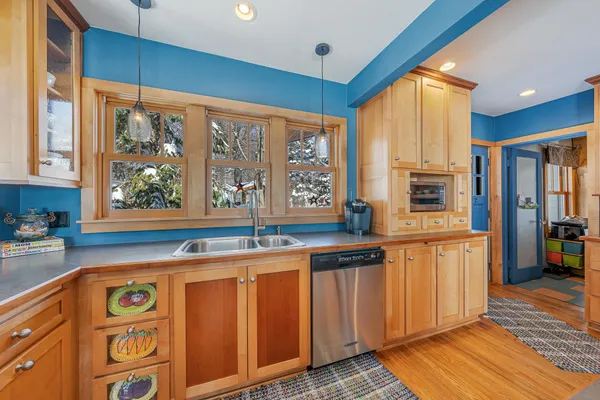 $749,900 | 1783 Brighton Beach Road, Menasha, WI 54952