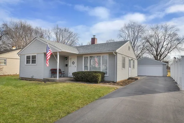 $325,000 | 2302 Flicker Lane, Rolling Meadows, IL 60008