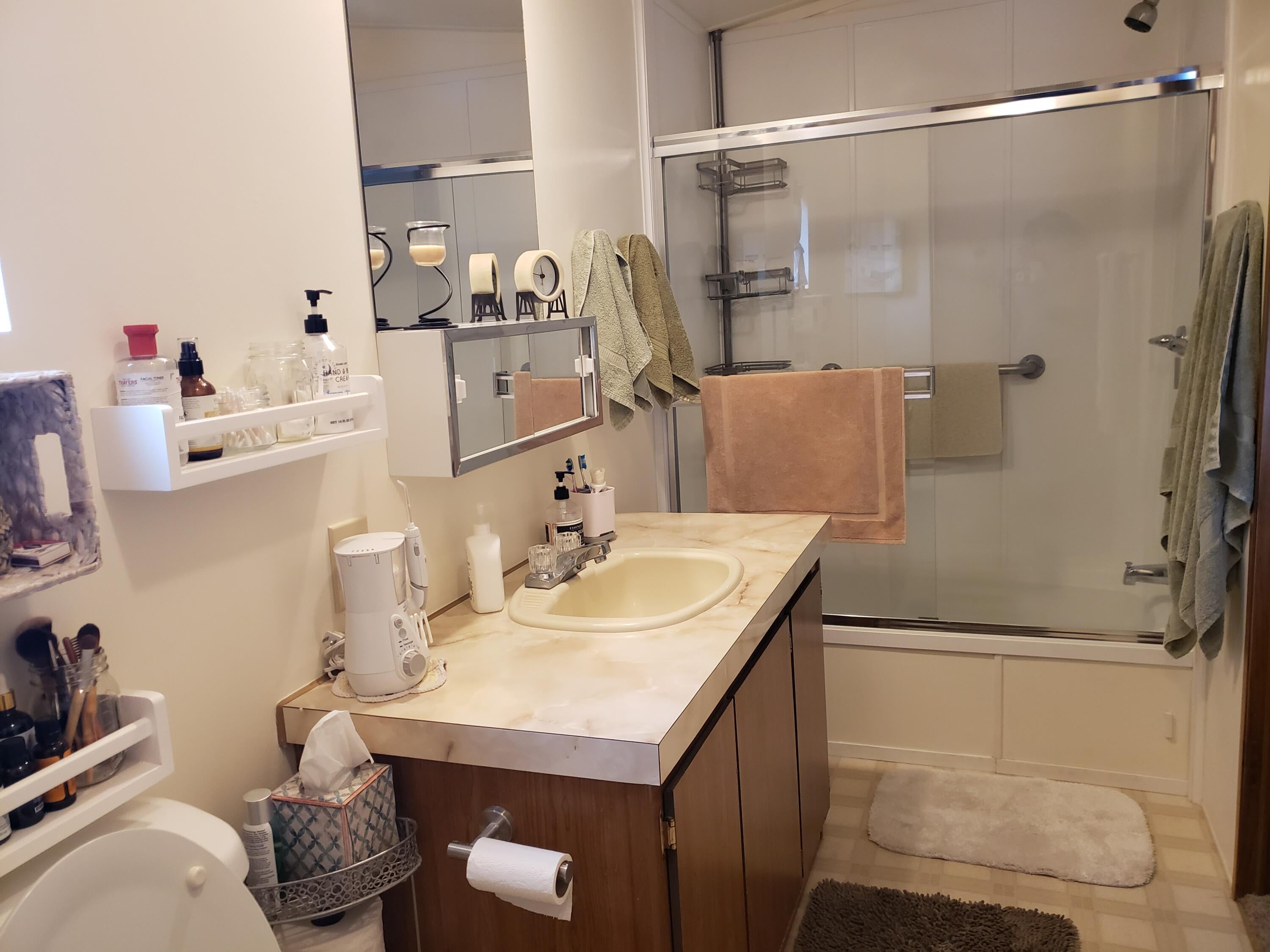 222 Ollis Road, Unit 73 Cave Junction, OR 97523 - Photo 20 of 25 Master bath