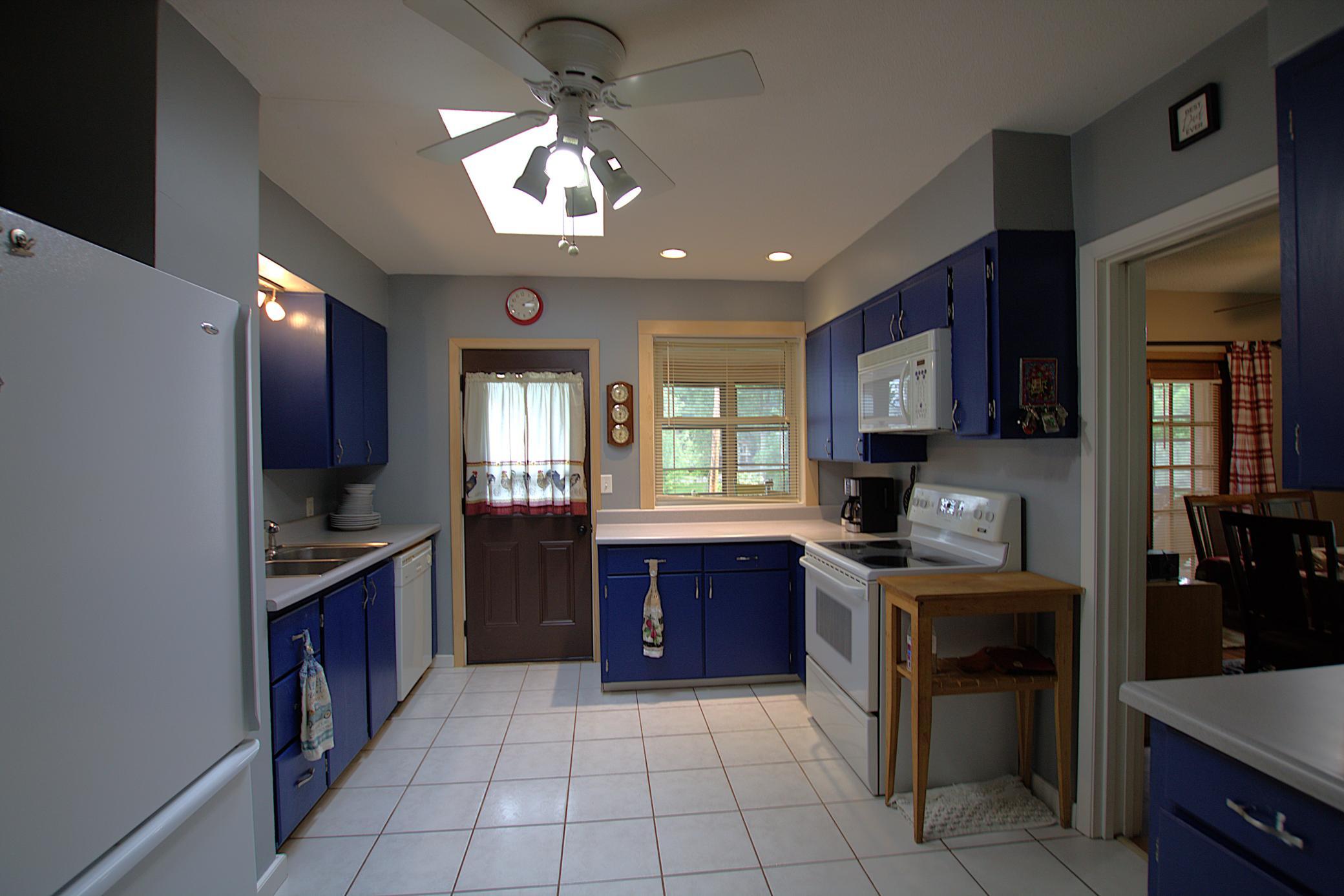 616 7th Street Northeast Staples, MN 56479 - Photo 4 of 28