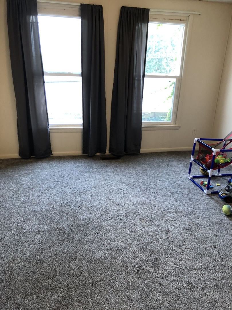 504 State Street Ottawa, IL 61350 - Photo 19 of 19 an empty room with windows