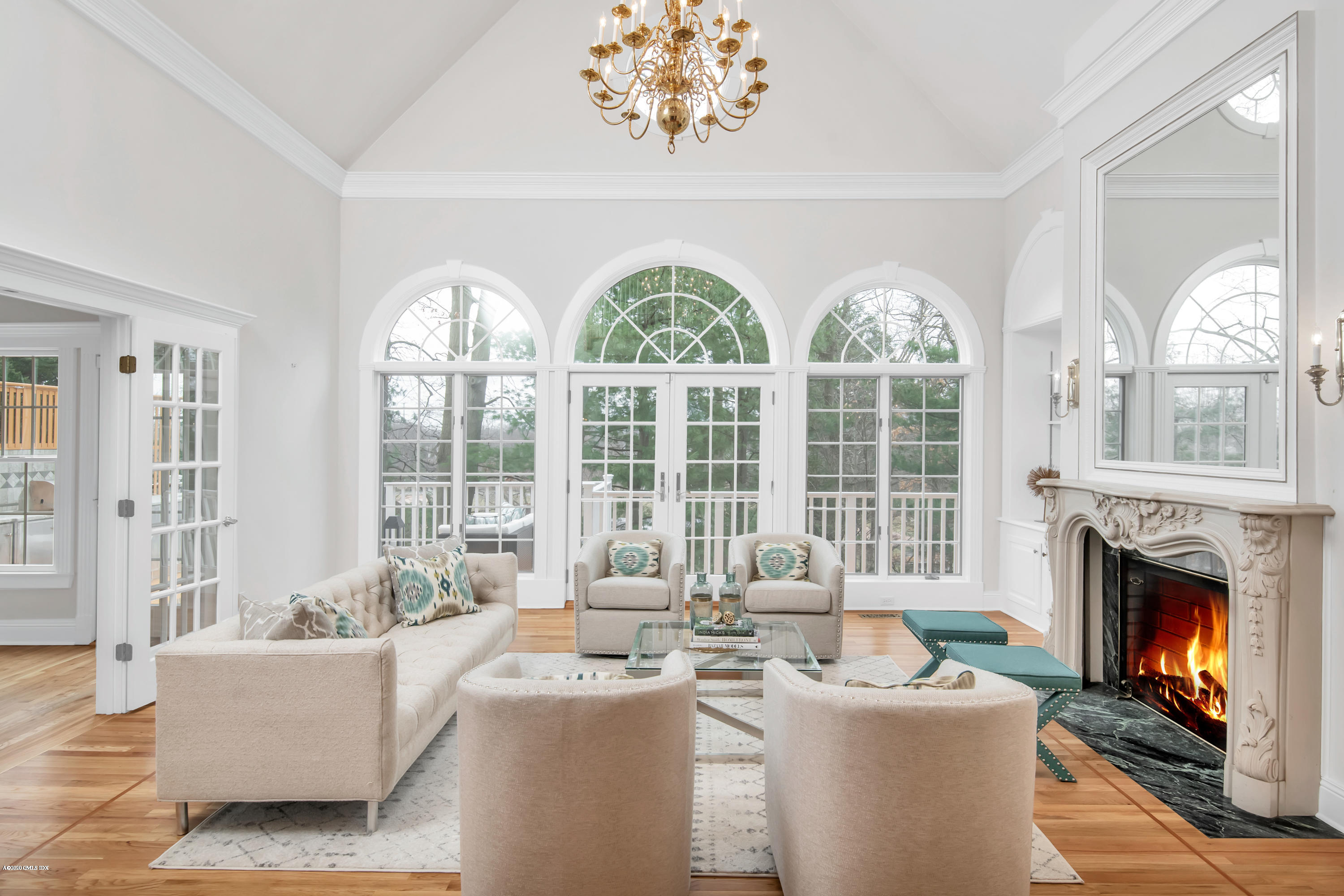 50 Wesskum Wood Road Riverside, CT 06878 - Photo 5 of 19 50 Wesskum interior_1DC0852-Edit
