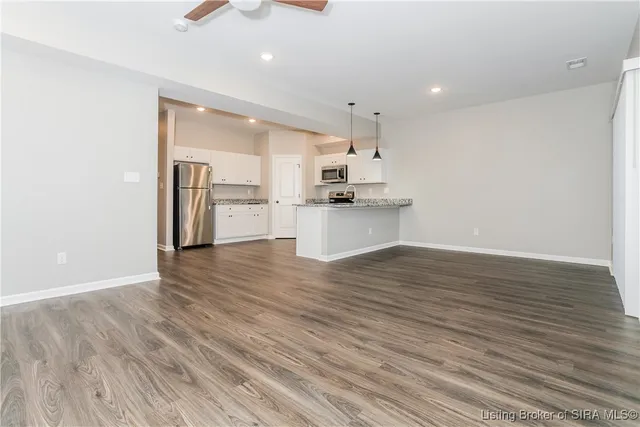 $1,885 | 2059 North Sarah Drive, Jeffersonville, IN 47130