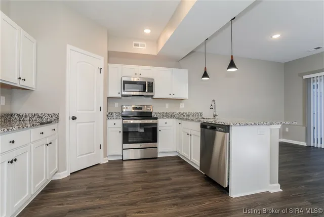 $1,885 | 2059 North Sarah Drive, Jeffersonville, IN 47130