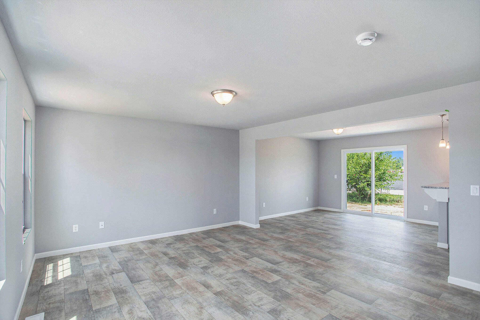 58700 Pond View Lane Three Rivers, MI 49093 - Photo 3 of 32 RSM17A-i1810-Great Room2