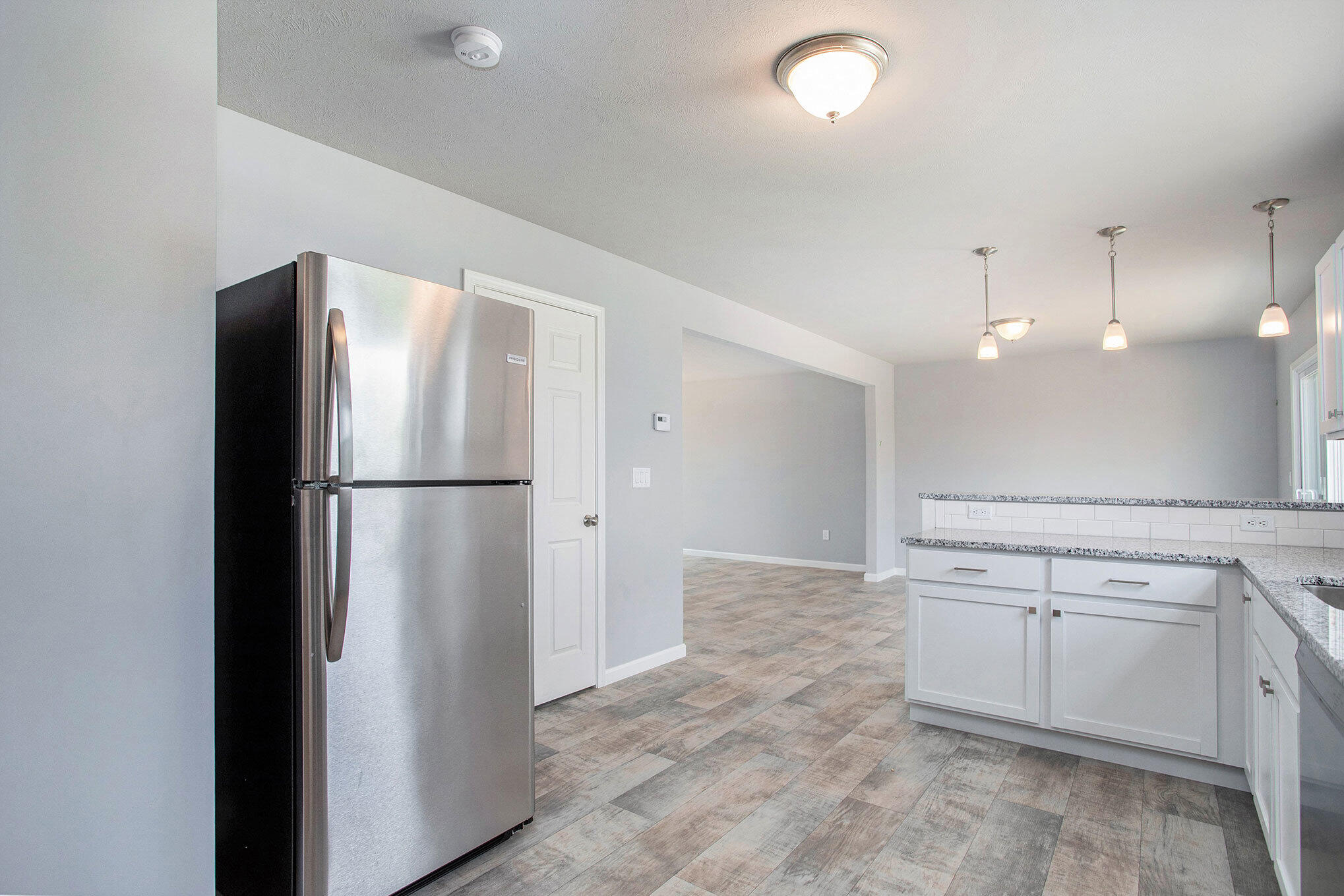 58700 Pond View Lane Three Rivers, MI 49093 - Photo 10 of 32 RSM17A-i1810-Kitchen3