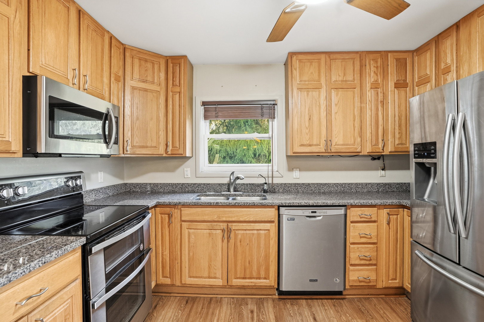 11250 Dineff Road Lemont, IL 60439 - Photo 14 of 45