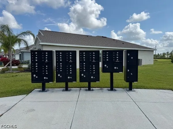 $2,200 | 3892 Treasure Oak Way, Fort Myers, FL 33905