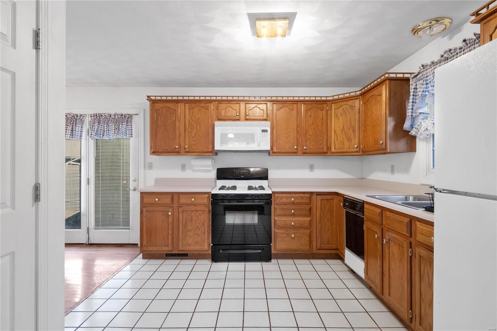 507 Stiening Street Waterloo, IL 62298 - Photo 3 of 12