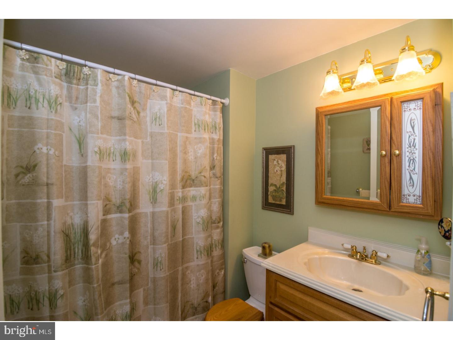 42 Rabbit Run Lane Glenmoore, PA 19343 - Photo 18 of 25 Bathroom