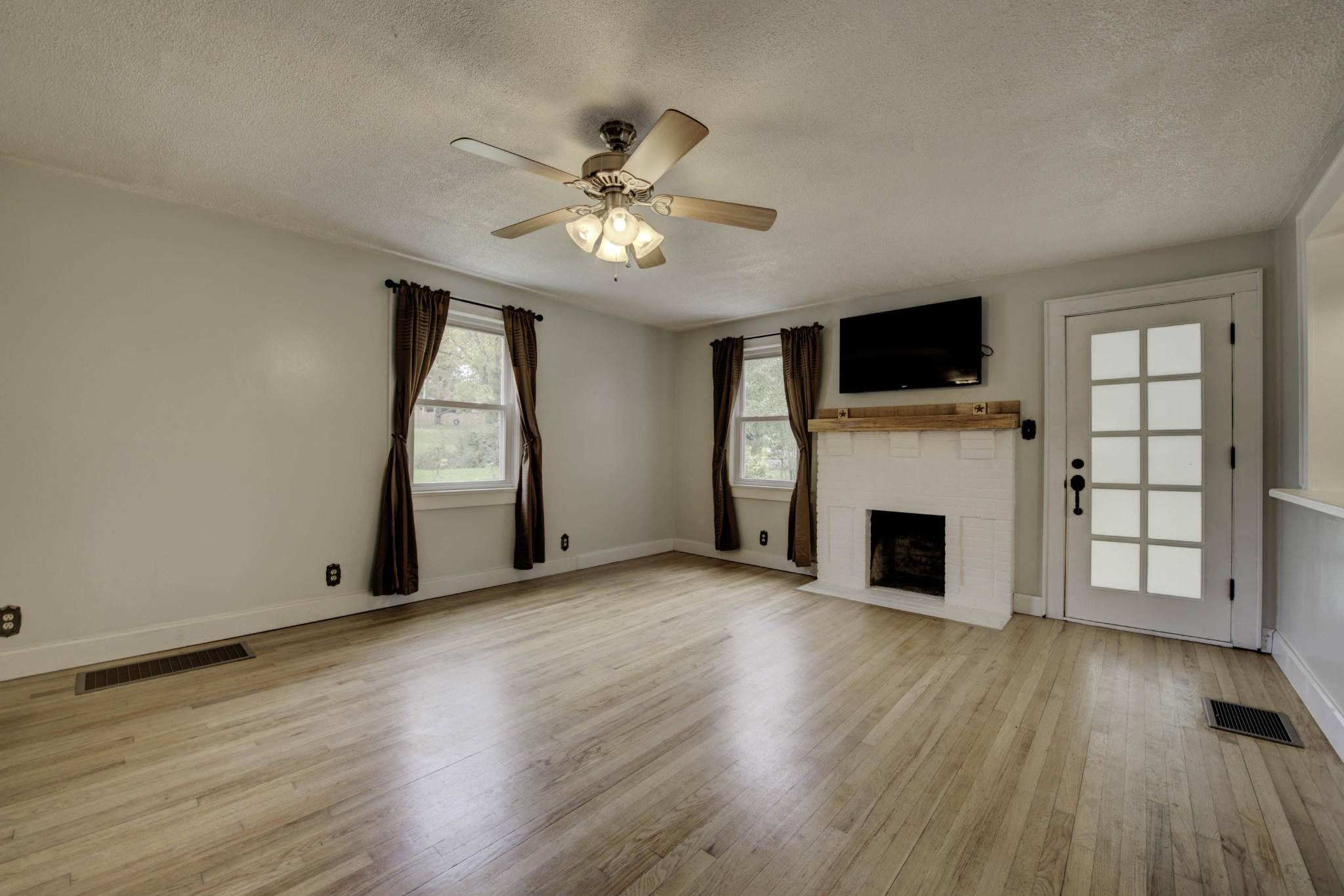 858 Maple Street Alcoa, TN 37701 - Photo 3 of 36 Gallery Image 3