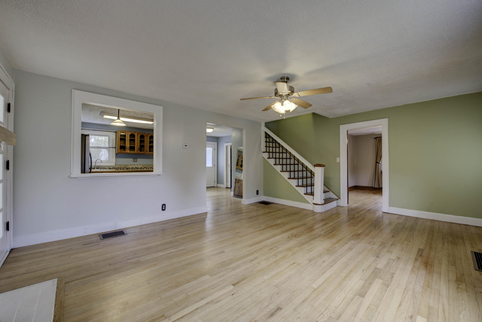 858 Maple Street Alcoa, TN 37701 - Photo 5 of 36 Gallery Image 5