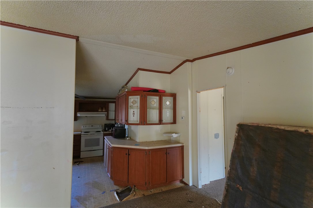 2552 Barnes Road Bryan, TX 77807 - Photo 12 of 14 View of kitchen bar