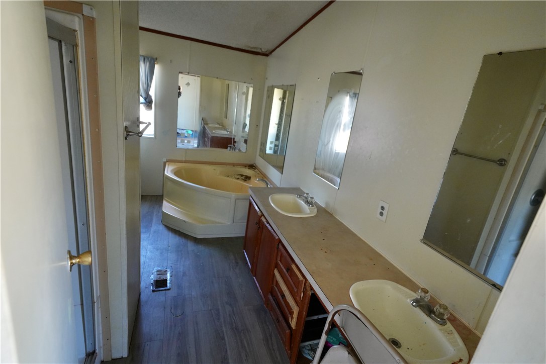 2552 Barnes Road Bryan, TX 77807 - Photo 13 of 14 View of primary bathroom