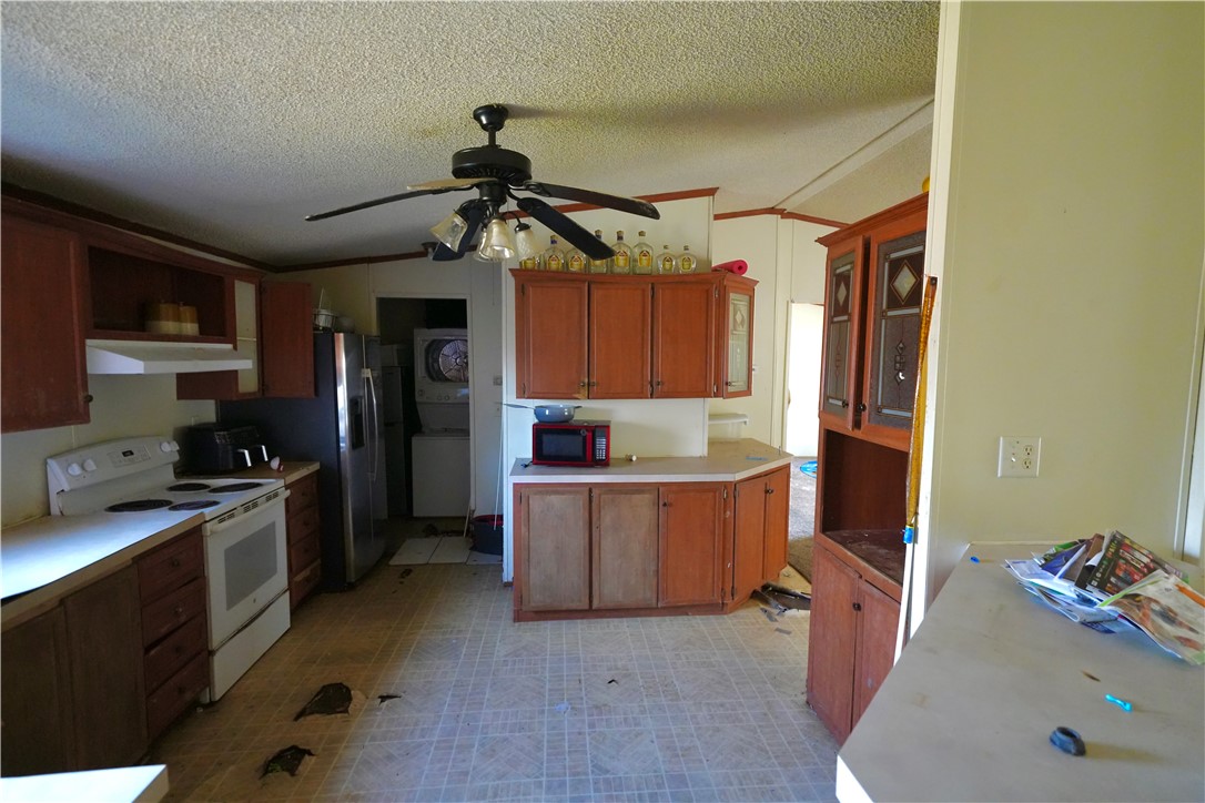 2552 Barnes Road Bryan, TX 77807 - Photo 10 of 14 View of kitchen