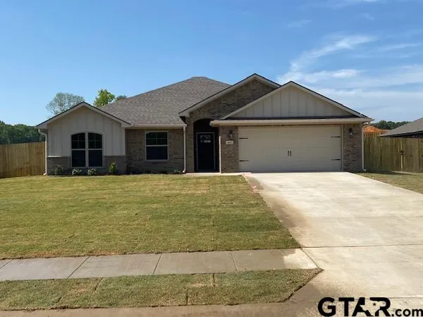 $1,900 | 16237 Ridgeview Lane, Lindale, TX 75771
