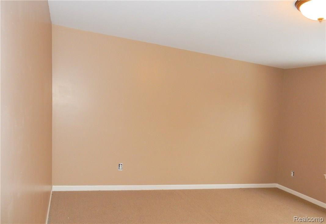 3382 Everett Drive Rochester, MI 48307 - Photo 50 of 92 Bedrooms (2).JPG