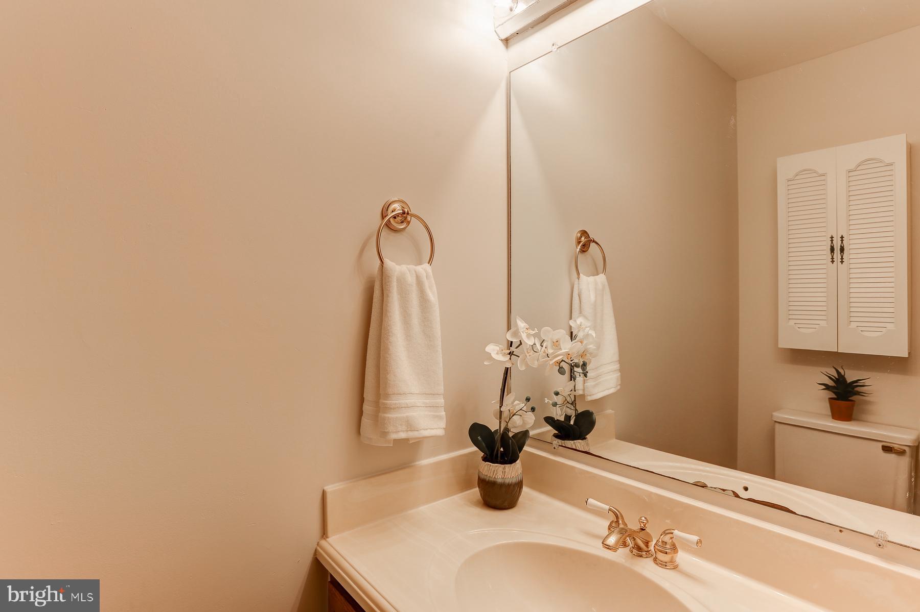 1132 Pond Road Harrisburg, PA 17111 - Photo 15 of 29 first floor half bath