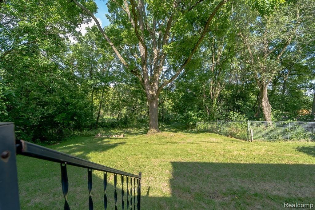 25710 Power Road Farmington Hills, MI 48336 - Photo 7 of 87