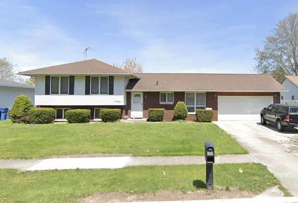 $274,900 | 1436 West 94th Avenue, Crown Point, IN 46307