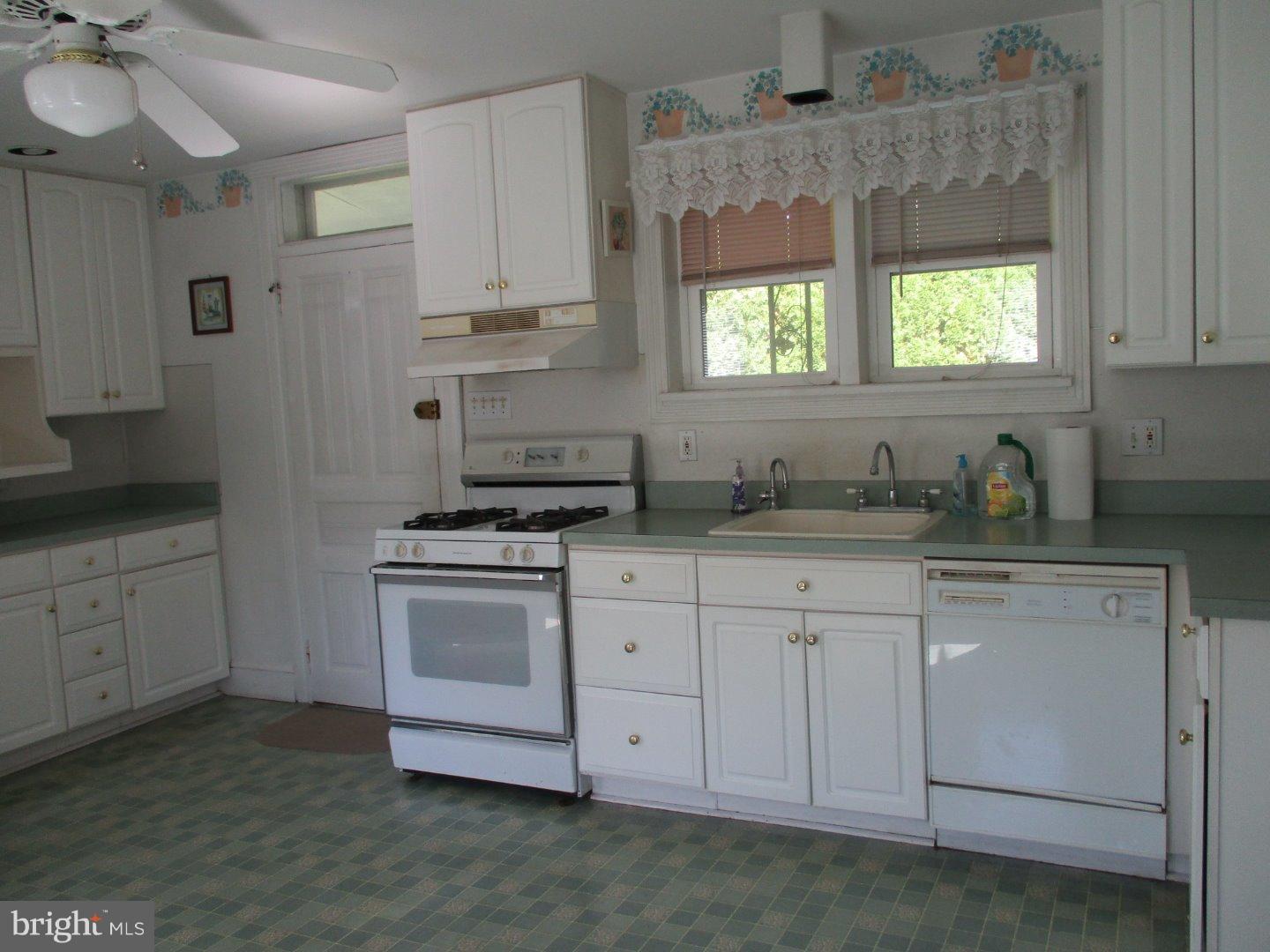 3379 Oley Turnpike Road Reading, PA 19606 - Photo 3 of 10 Gallery Image 3