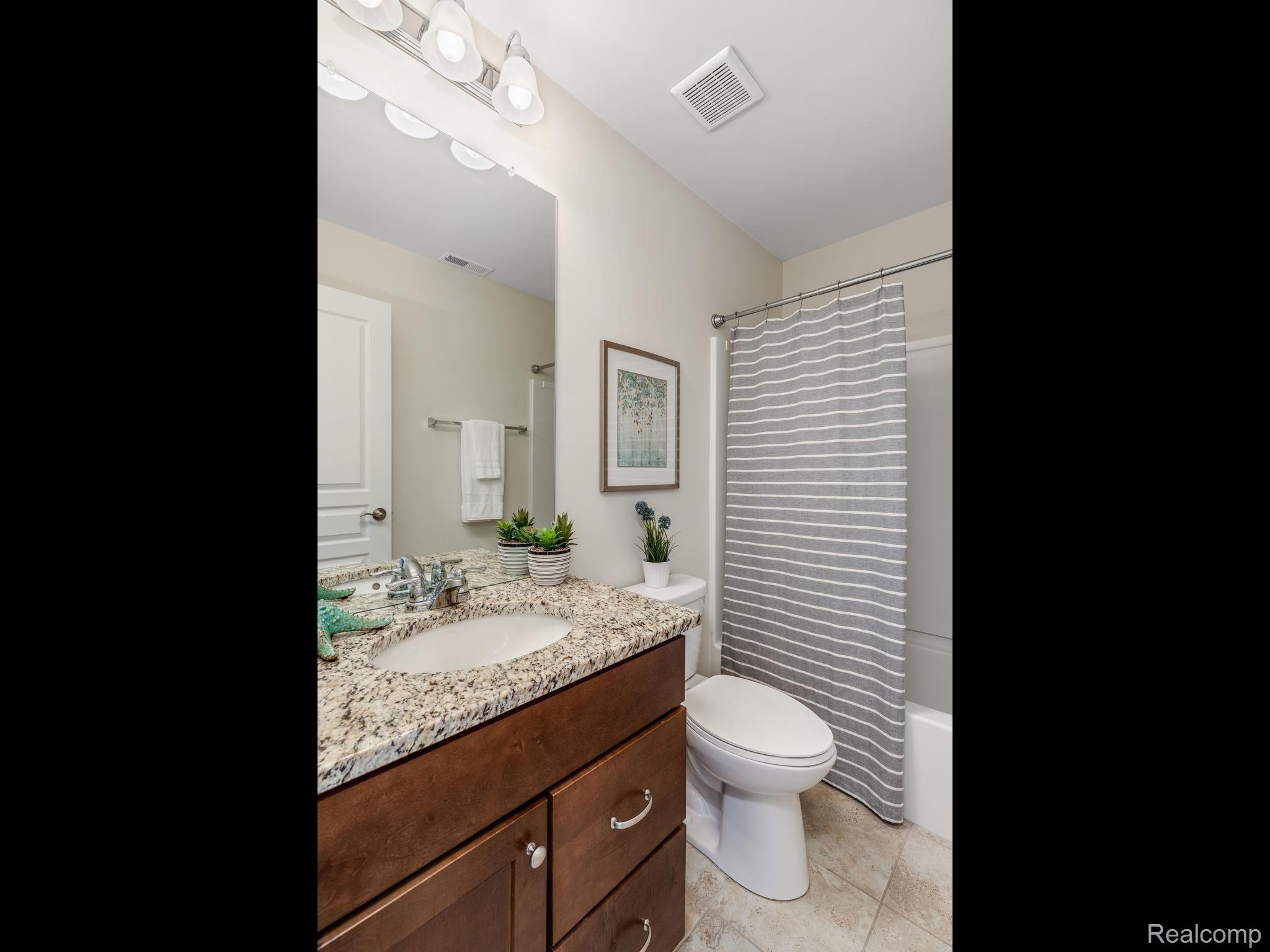 2852 Glenbar Circle Rochester, MI 48307 - Photo 34 of 41 30.jpg