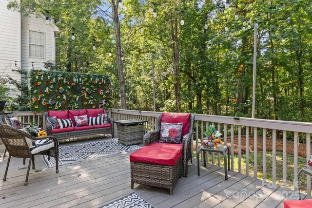 a view of a yard with a tree