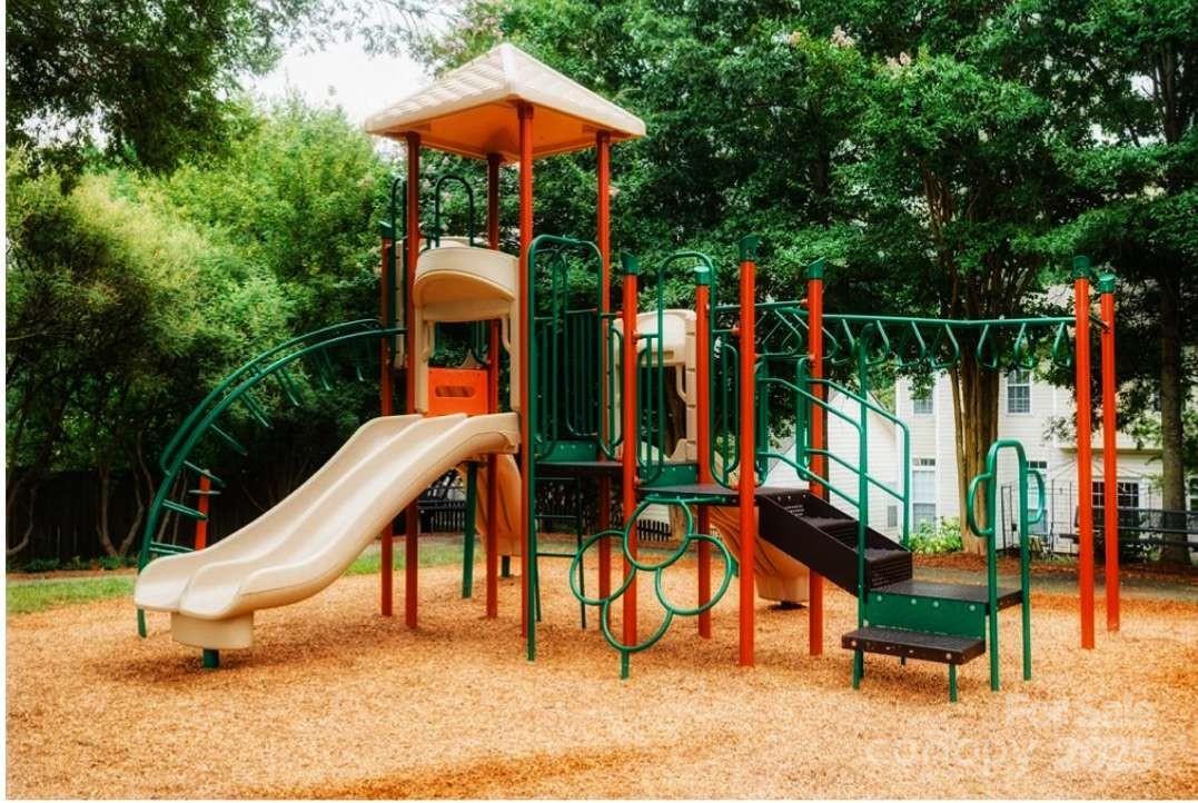 7828 Dunoon Lane Charlotte, NC 28269 - Photo 37 of 39 a view of outdoor space with seating