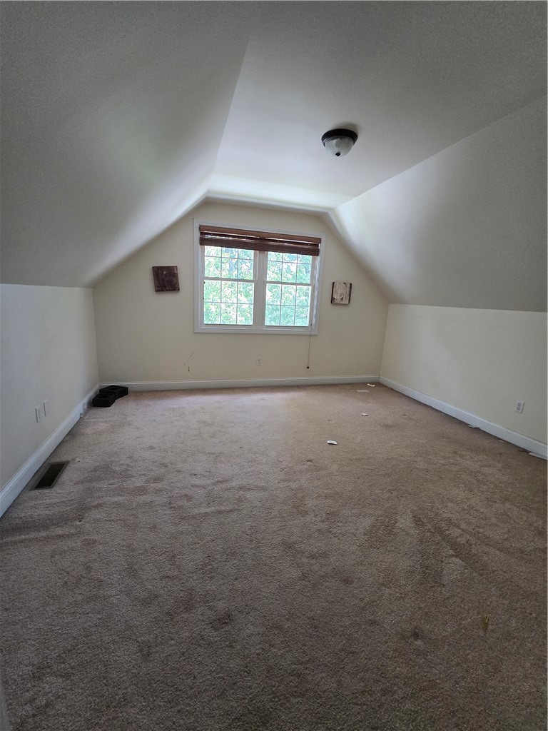 140 Lake View Road Cranston, RI 02920 - Photo 11 of 24 Gallery Image 11