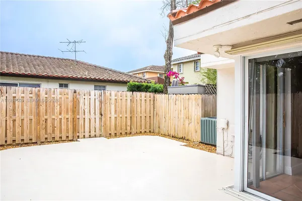 $2,500 | 7523 Southwest 109th Avenue, Miami, FL 33173