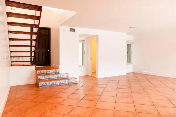 $2,500 | 7523 Southwest 109th Avenue, Miami, FL 33173