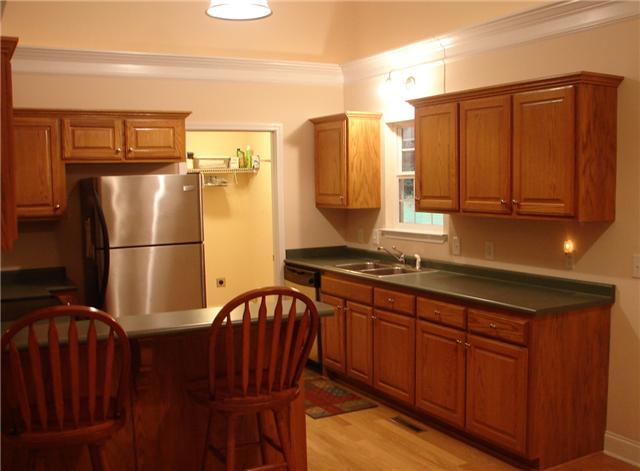 235 South Tunnel Road Portland, TN 37148 - Photo 4 of 12 Kitchen has lots of cabinetry & counter space!