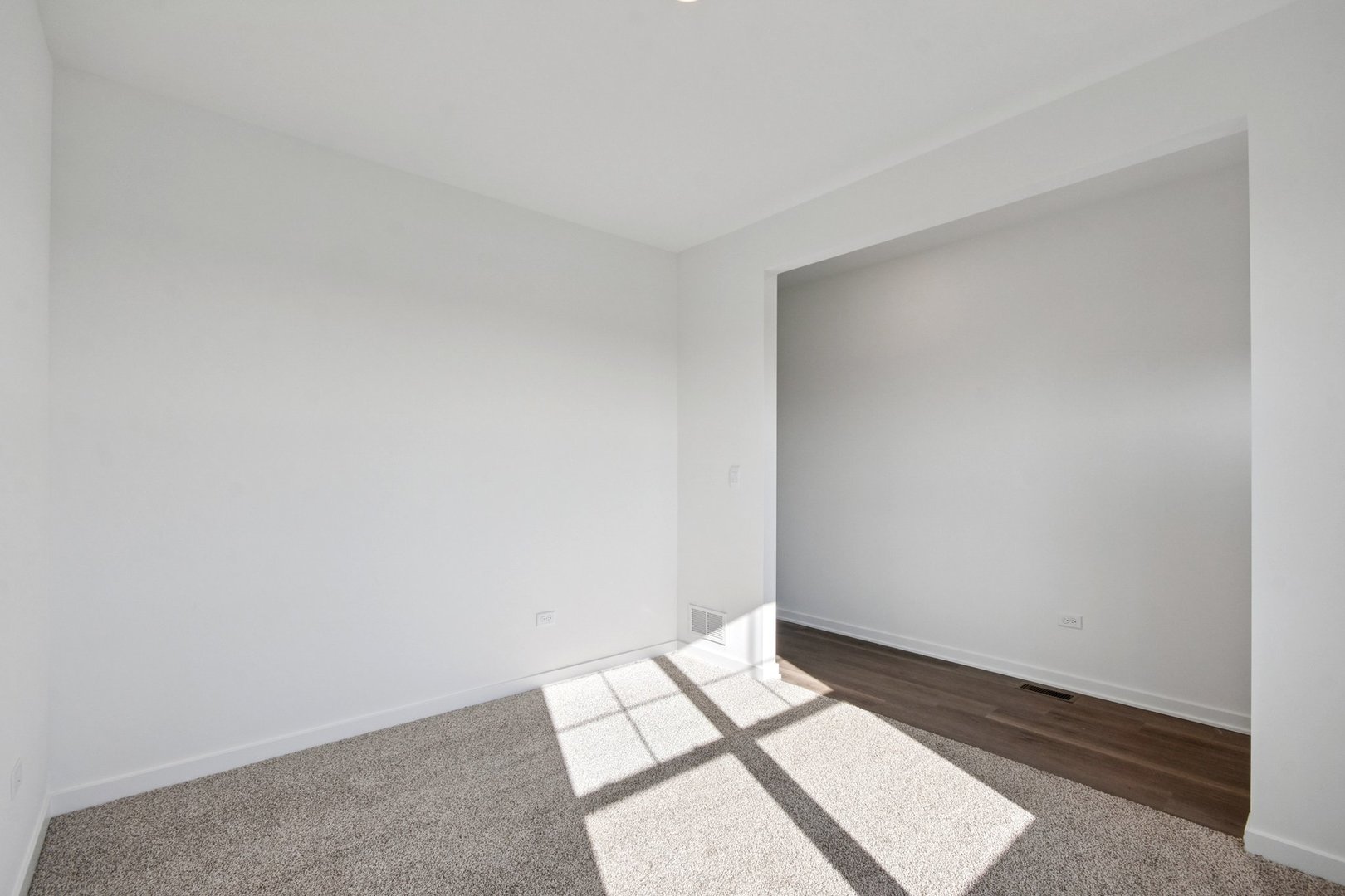 13712 Palmetto Drive Plainfield, IL 60544 - Photo 23 of 50 a view of an empty room and wooden floor