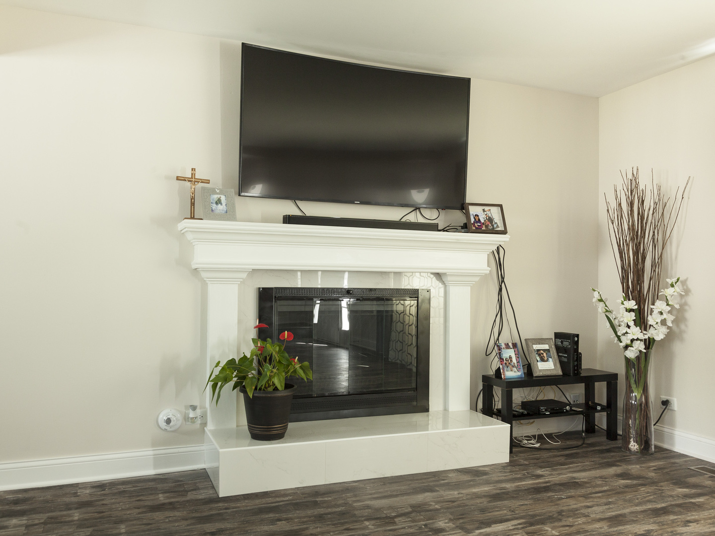 1870 Wright Lane Hanover Park, IL 60133 - Photo 5 of 38