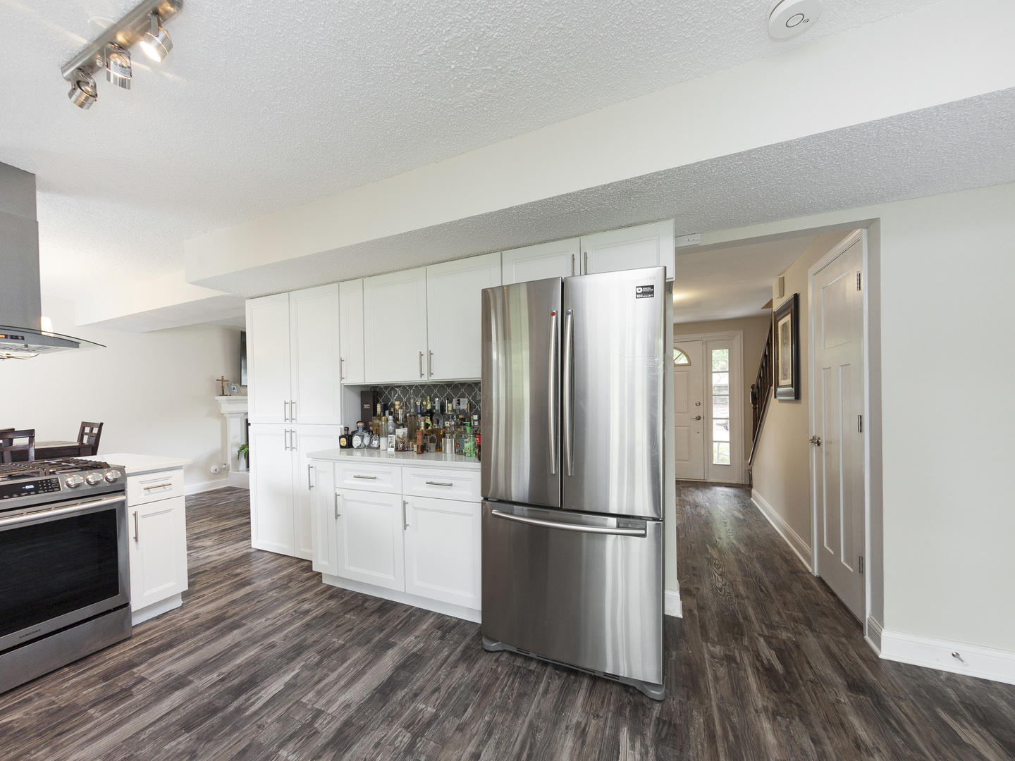 1870 Wright Lane Hanover Park, IL 60133 - Photo 10 of 38