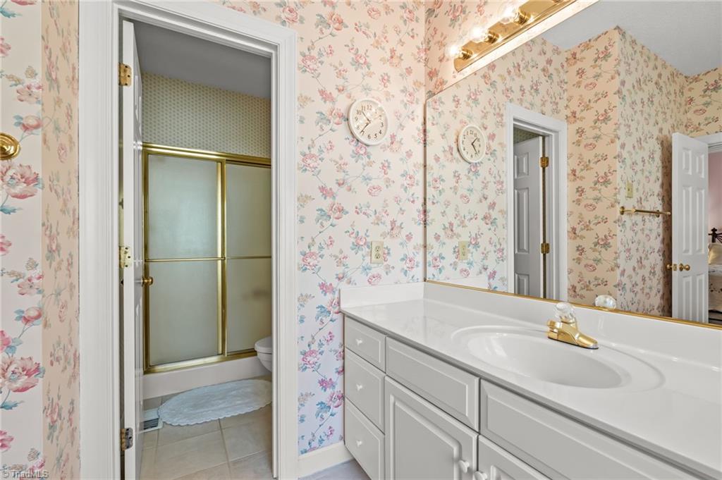 913 Flicker Lane High Point, NC 27262 - Photo 23 of 42