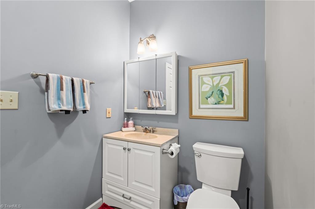 913 Flicker Lane High Point, NC 27262 - Photo 26 of 42