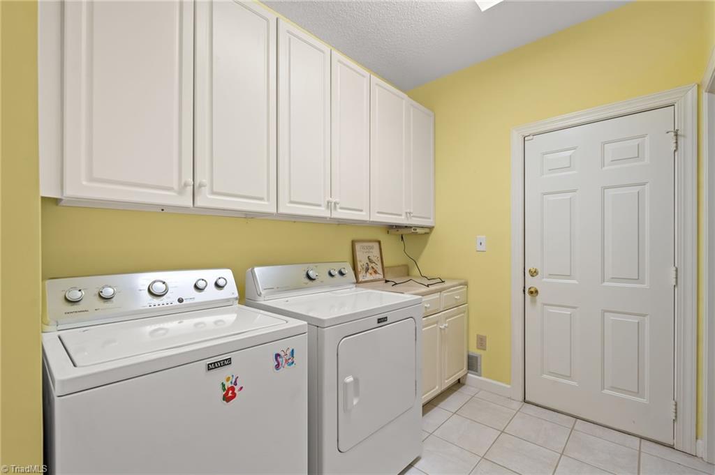 913 Flicker Lane High Point, NC 27262 - Photo 30 of 42